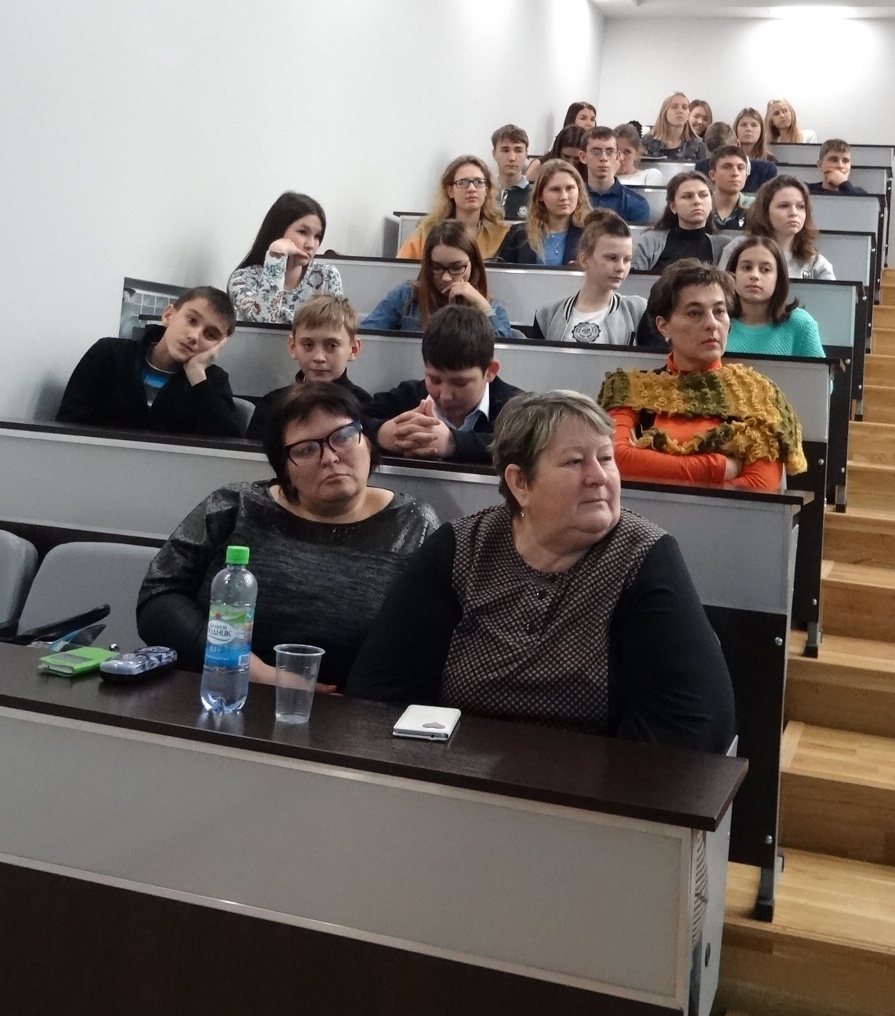 Школьники МКОУ СОШ №2 г. Суровикино на конференции.JPG Photo